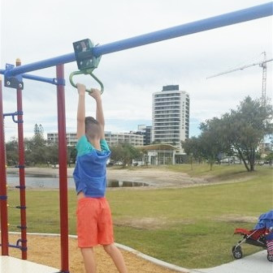 QPlay Megatoy External Trac Ride