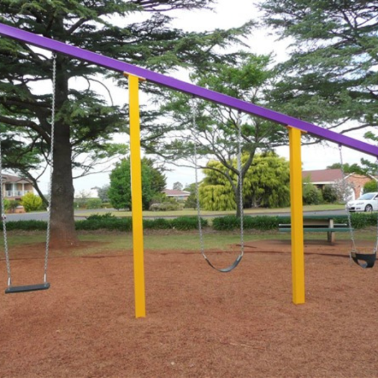 QPlay Graduation Swing